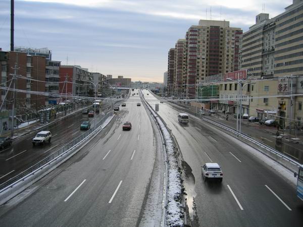 2003年11月7日第一场雪考验北京交通