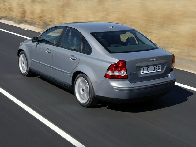 VOLVO S40