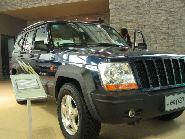 Jeep2700