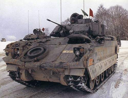 图片 美国军车      m2步兵战车1983年装备部队,和m3骑兵战车一起共