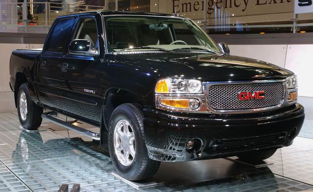 2005 GMC Sierra Crew Cab Denali