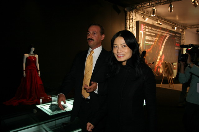 ʦVivienne Tam