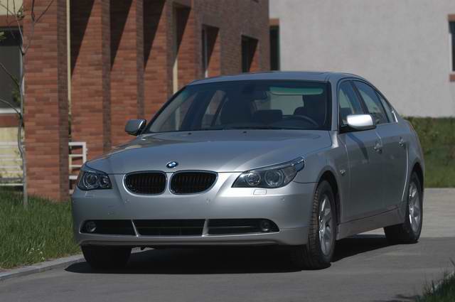 BMW520i