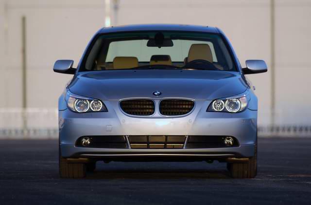 BMW520iǰ