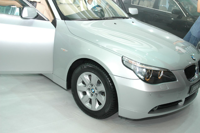 BMW520iǰ