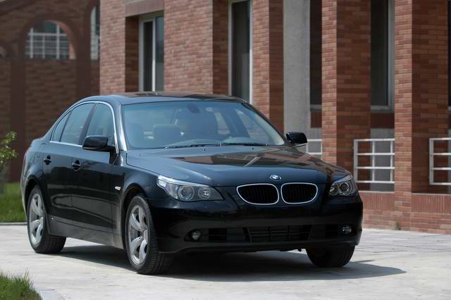 BMW525i