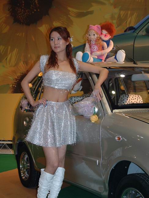 http://image2.sina.com.cn/qc/photo/chengduautoshow_model/1_33-148-2100-544_2003110615272.JPG