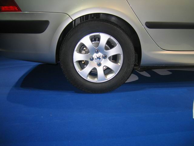http://image2.sina.com.cn/qc/photo/dfbzshxc/U642P33T148D31316F2100DT20040421133239.jpg