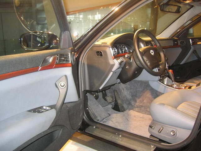http://image2.sina.com.cn/qc/photo/fiatbj2004/U260P33T148D43707F2100DT20040612112811.JPG