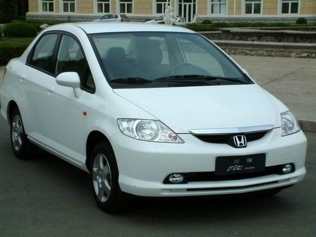 㱾ɶFit Saloon 1.5L