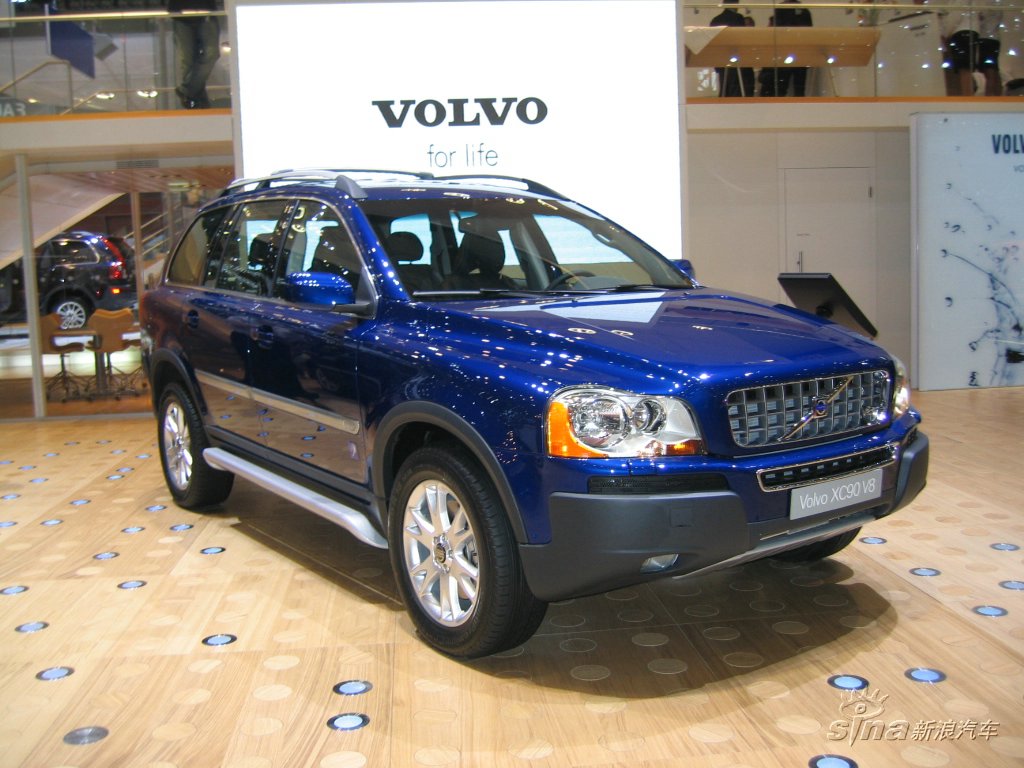 Volvo XC90 V8