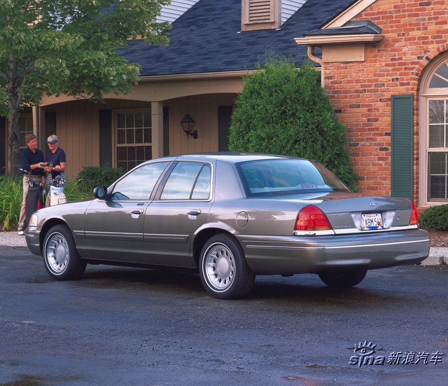 01Crown Victoria