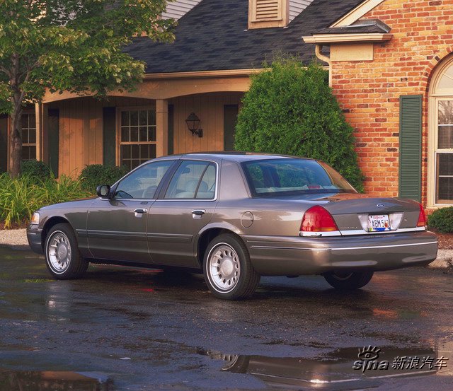 01Crown Victoria