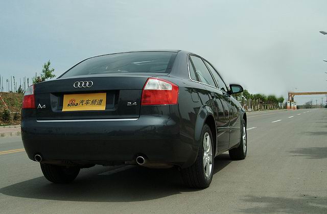 Audi A4 2.4 