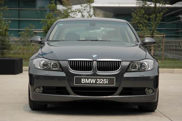 BMW325i