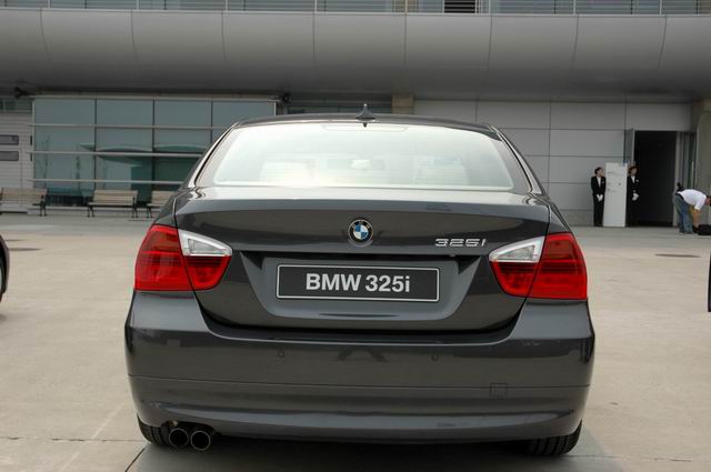 BMW325i