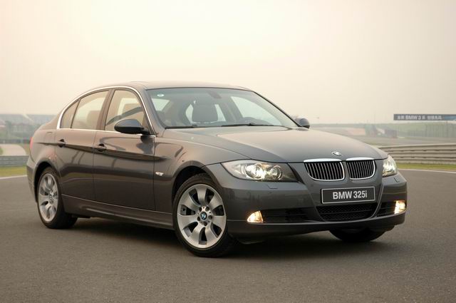 BMW325i