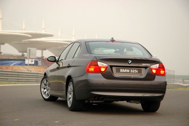 BMW325i