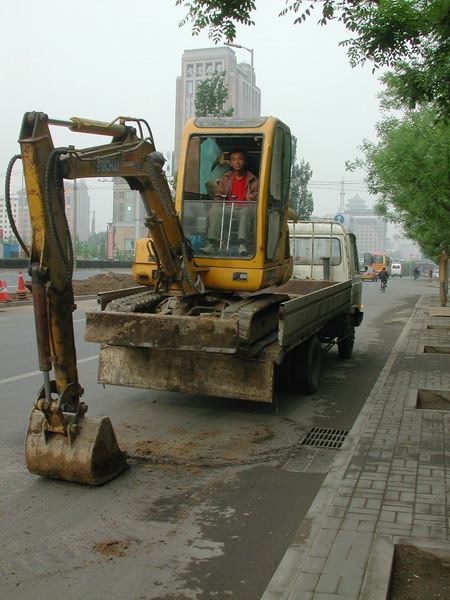 http://image2.sina.com.cn/qc/upload/25/385/20060508/1718/343729/343742.jpg