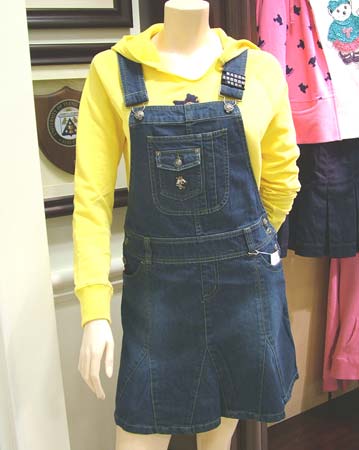 组图:韩国维尼熊系列休闲服 背带裤
