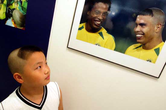 图文-中国首次关于世界杯足球赛的摄影展在上