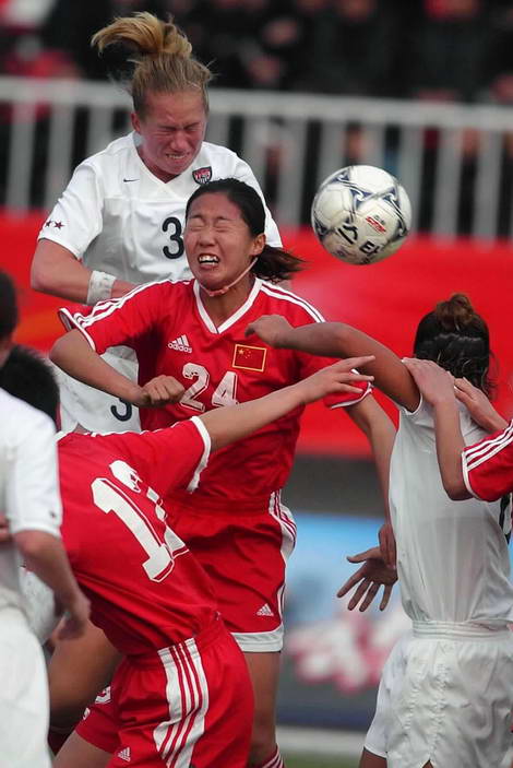 图文-中国青年女子足球队负于美国女足U21国