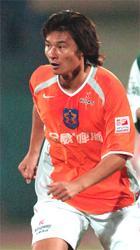 足协杯八强战李毅首开纪录 深圳金威主场2-1胜绿城