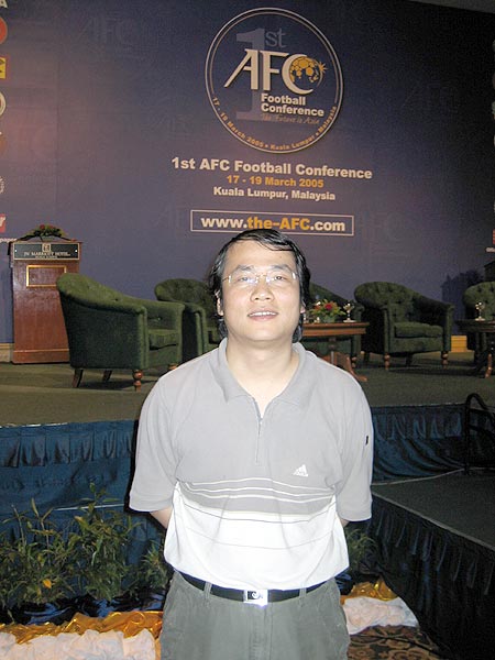 资料图片-马德兴采访经历采访首届亚洲足球大会
