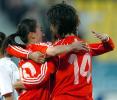 图文-[亚运]女足2-0韩国夺季军中国队庆祝进球