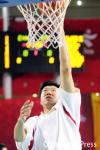 图文-亚运男篮决战中国VS卡塔尔王治郅单手上篮