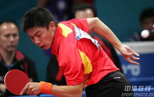 图文乒乓男团第三轮中国30日本陈玘削球动作优美
