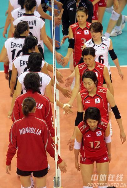 图文多哈亚运日本女排30蒙古赛后友好握手