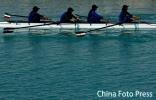 图文-赛艇女子四人单桨中国夺冠伊朗姑娘努力划行