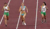 图文-哈萨克斯坦选手夺女子400米金牌即将冲线