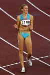 图文-哈萨克斯坦选手夺女子400米金牌翩翩起舞