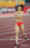 图文-哈萨克斯坦选手夺女子400米金牌向终点冲刺