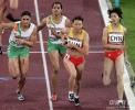 图文-亚运会女子4x400米接力中国姑娘提前交接