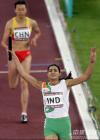 图文-亚运会女子4x400米接力印度选手率先冲线
