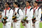 图文-亚运会女子4x400米接力印度姑娘倾听国歌奏响