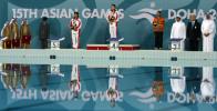 图文-跳水女子1米板吴敏霞夺冠颁奖仪式在泳池边举行