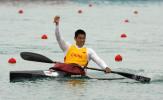 图文-男皮艇单人500米刘海涛夺冠握拳庆祝胜利