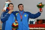 图文-男子皮艇双人500米哈萨克选手夺冠合不拢嘴