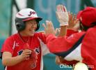 图文-垒球决赛日本7-0大胜中国台北这球休想接到