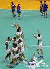 图文-男子手球伊朗击败韩国摘铜韩国人目睹对手庆祝