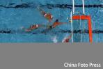 图文-亚运会男子水球中国队夺冠近看球将入网