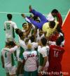 图文-男子手球伊朗击败韩国摘铜抛起教练庆祝胜利
