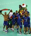 图文-亚运男子手球科威特队夺冠科威特人狂欢胜利