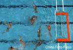 图文-亚运会男子水球中国队夺冠日本队员比赛中射门