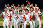 图文-亚运中国男曲摘得银牌队员赛后领奖合影