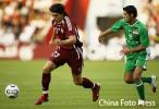 图文-亚运男足决赛伊拉克VS卡塔尔昆塔纳带球突破